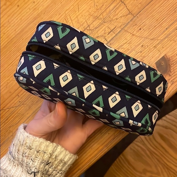 Vera Bradley Geometric Navy and Green Glasses Case - Picture 4 of 4